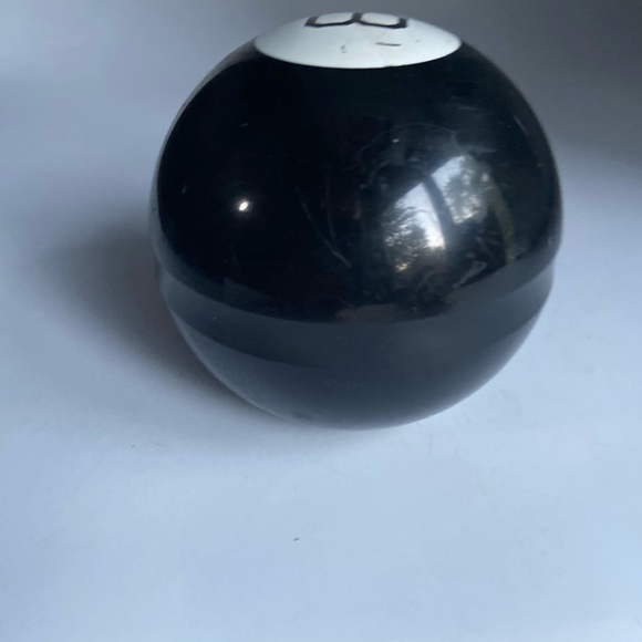 Magic 8 Ball - Picture 3 of 10